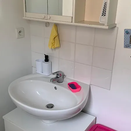 Maisonnette Charmante - Proche Et Commerces - Fr-1-482-161