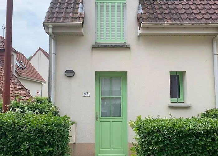 Holiday home Maisonnette Charmante - Proche Et Commerces - Fr-1-482-161